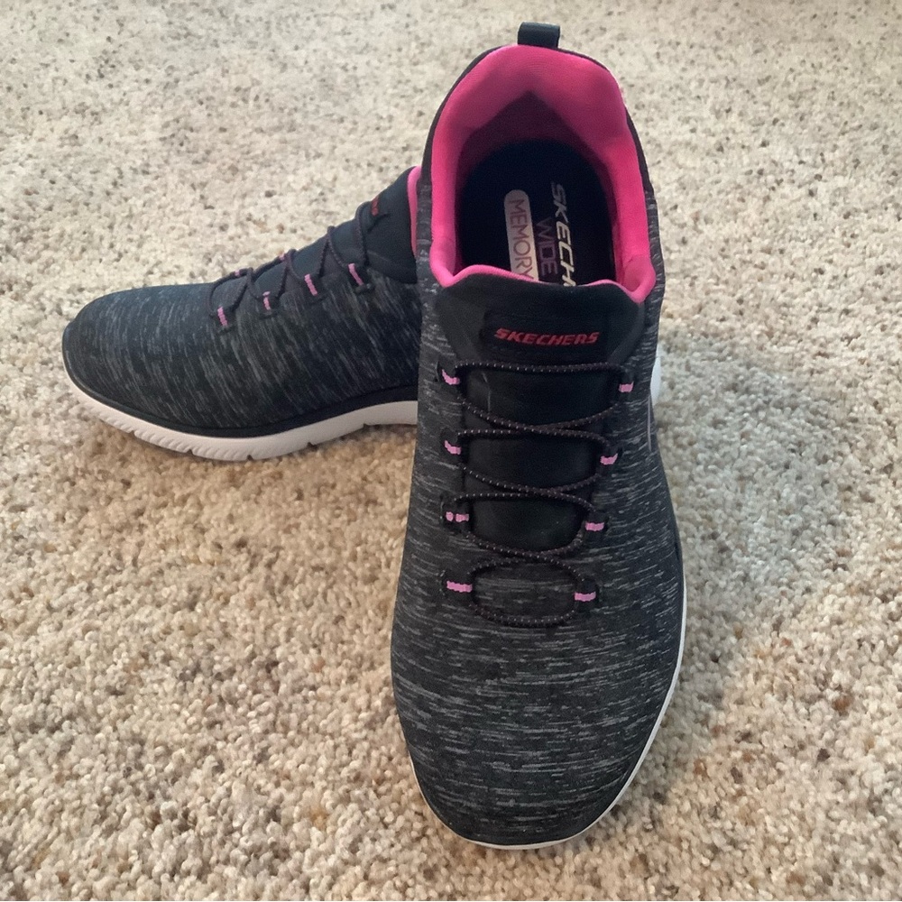 Skechers Summits Quick Getaway Memory Foam Pink and Black Sneakers Size 7 Wide - Picture 2 of 10